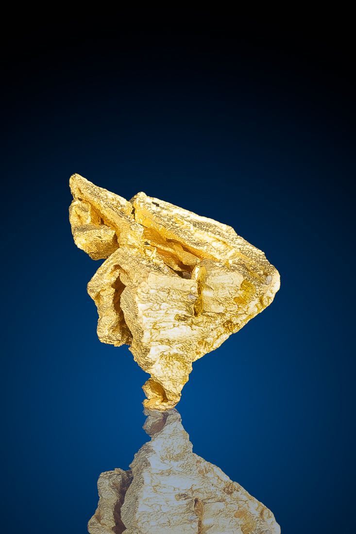 (image for) Well Crystalized "Pyramid" Shaped Gold Crystal - Ten Mile, Nevada